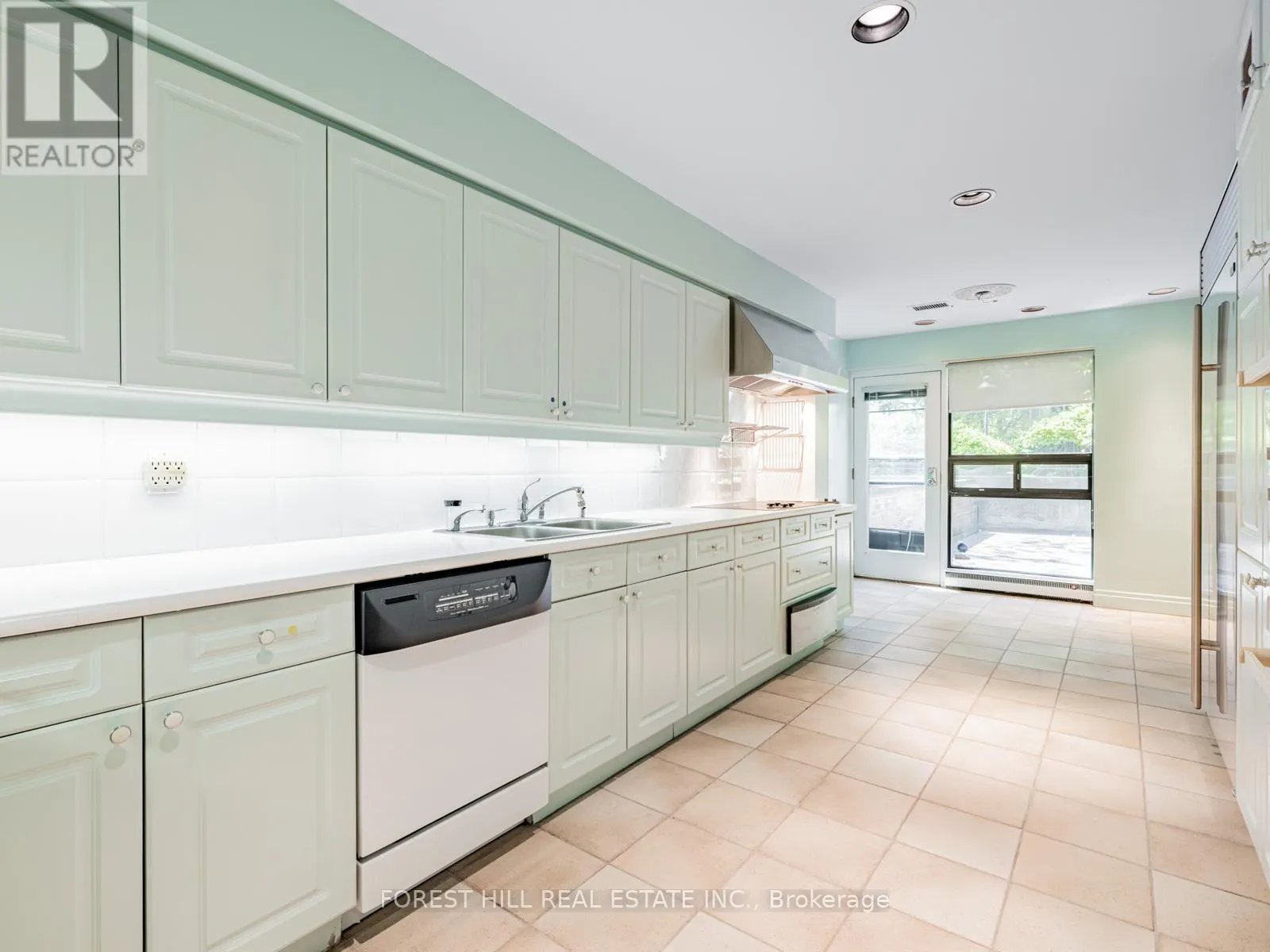 82 ORIOLE ROAD