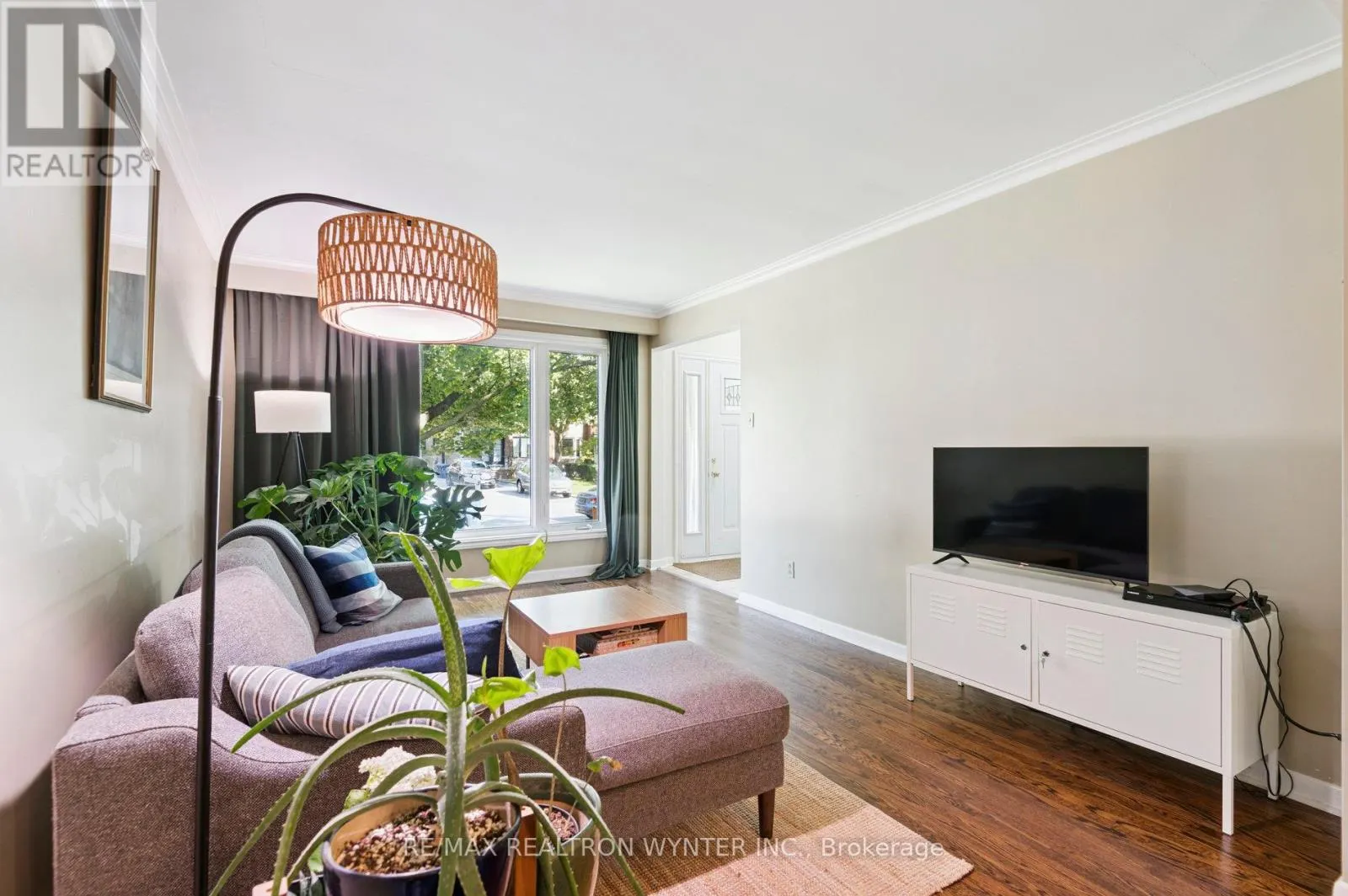 124 FORTROSE CRESCENT