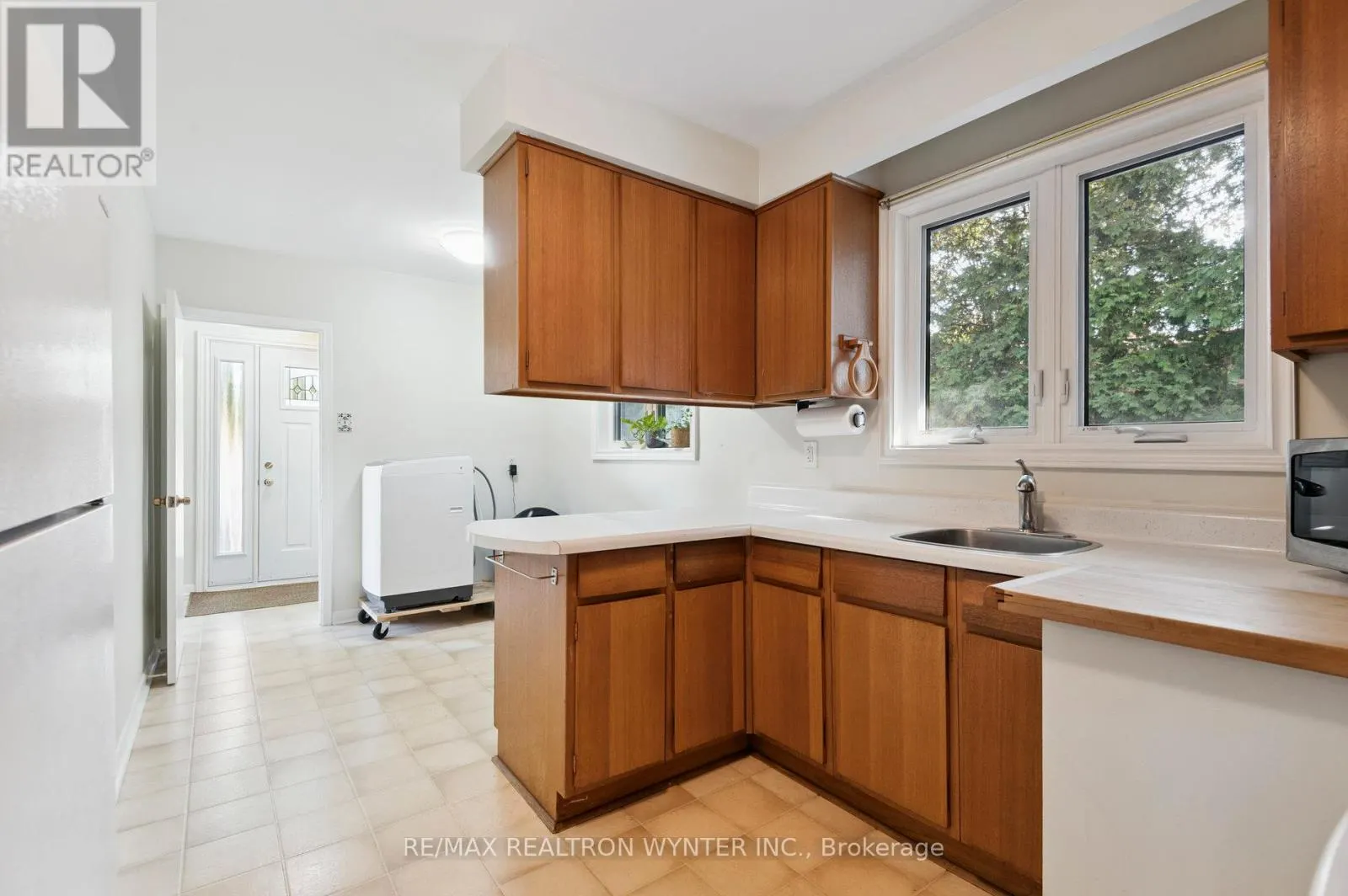 124 FORTROSE CRESCENT