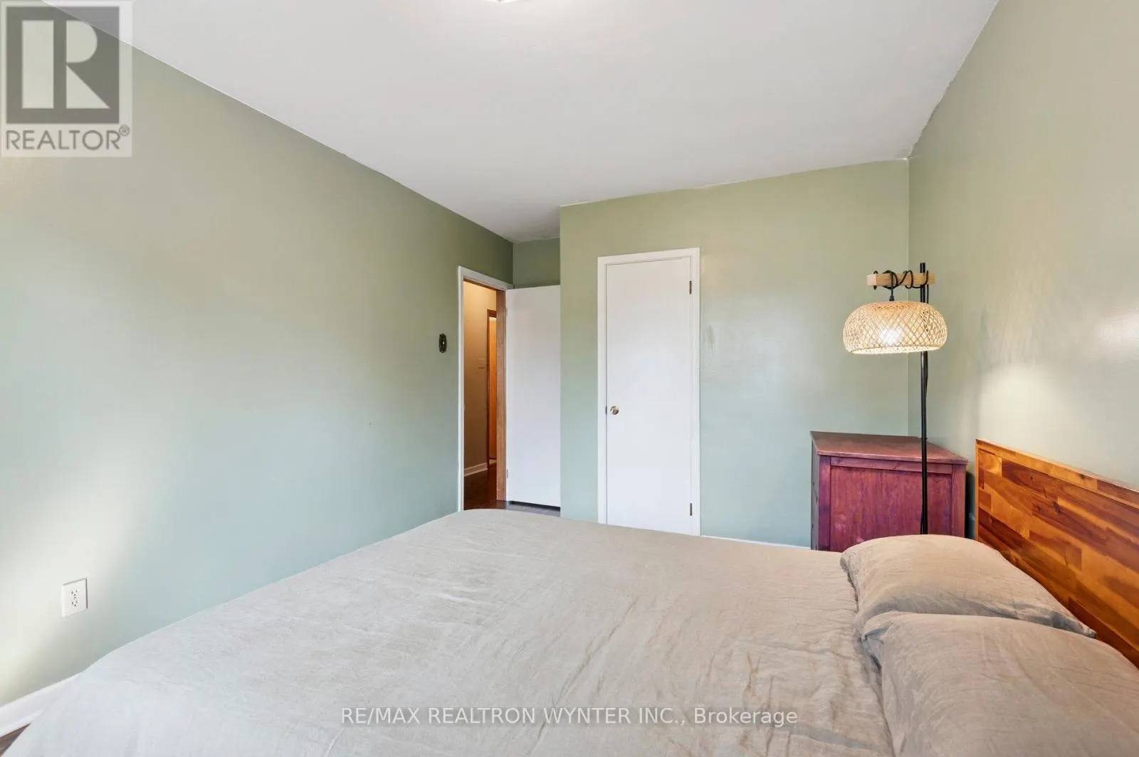 124 FORTROSE CRESCENT