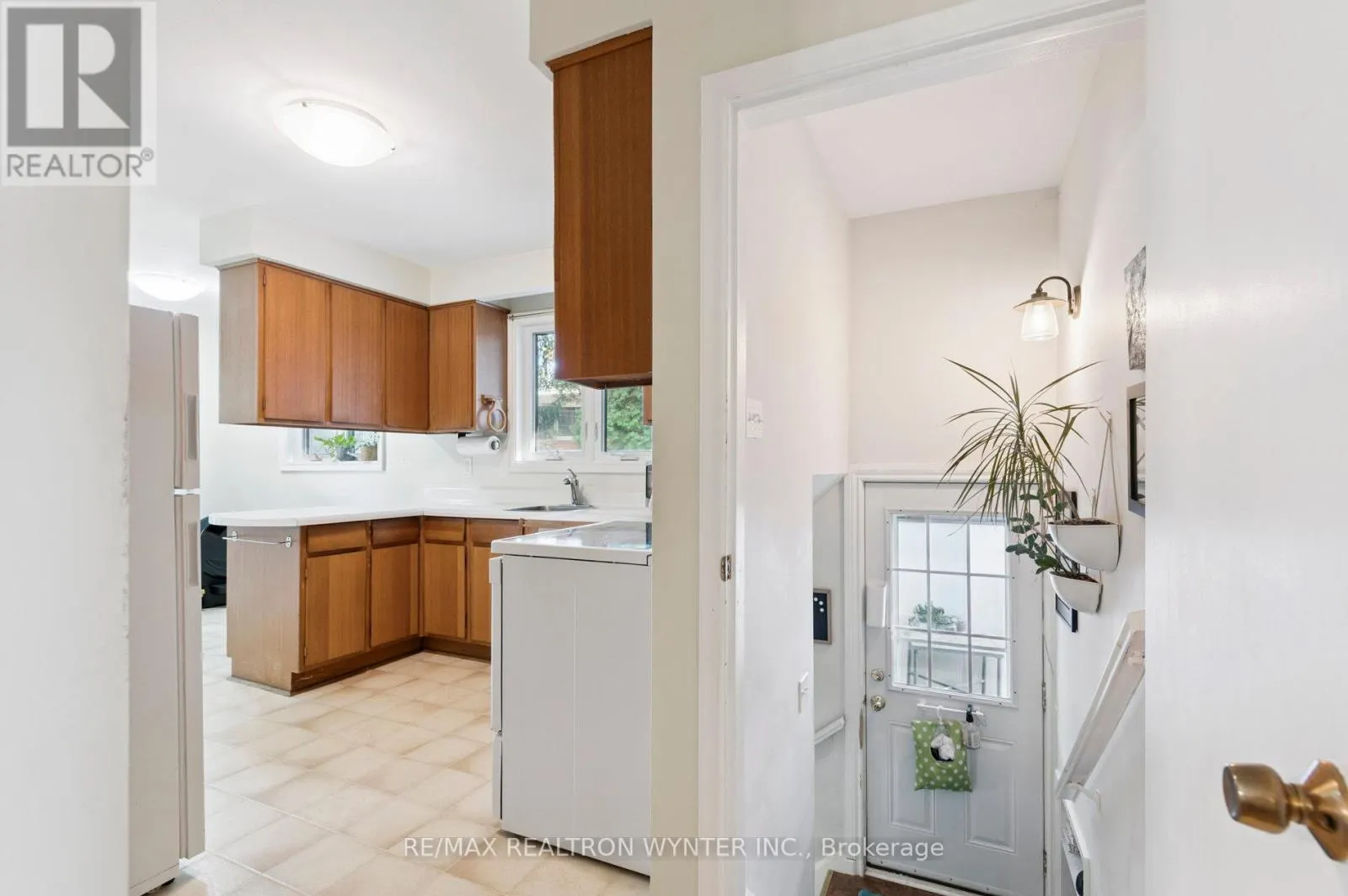 124 FORTROSE CRESCENT