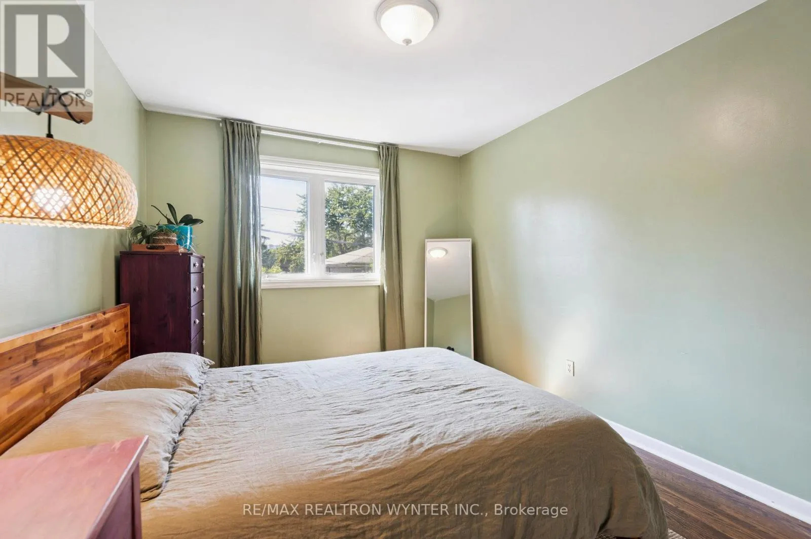 124 FORTROSE CRESCENT