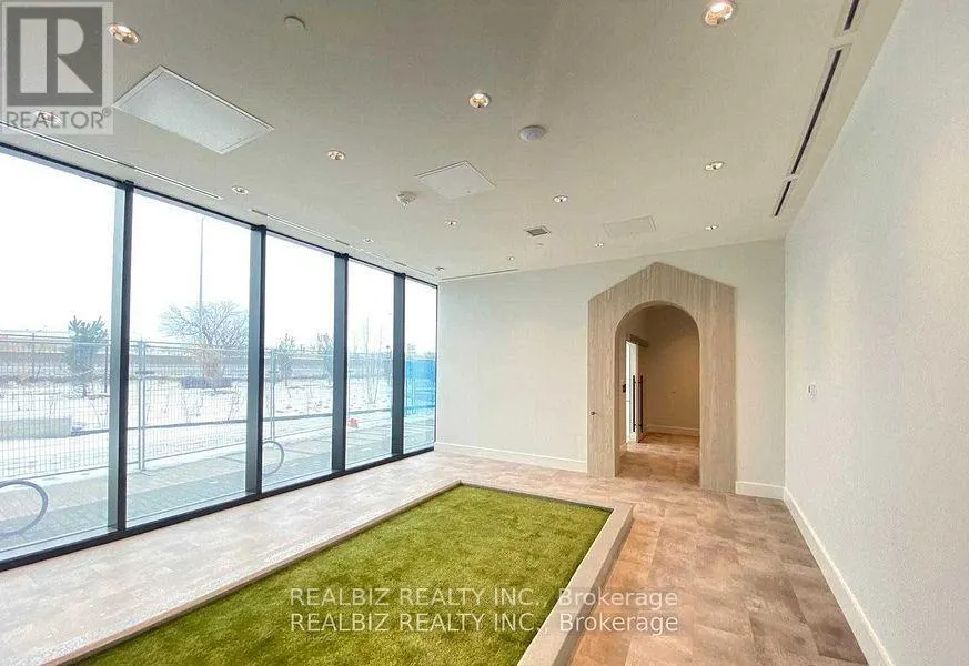 524 - 30 TRETTI WAY