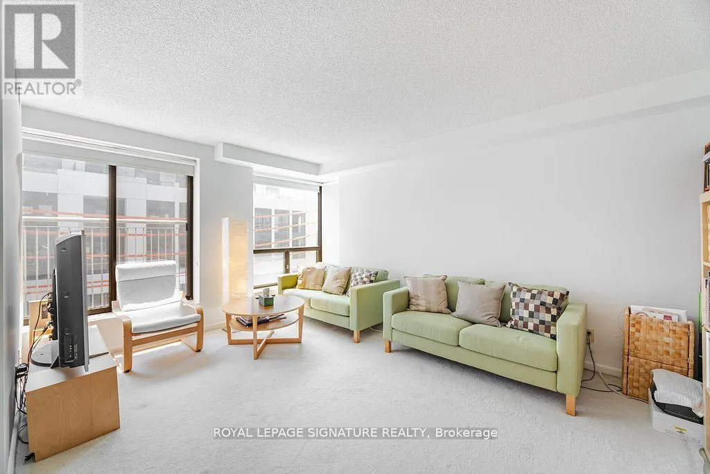 309 - 500 GLENCAIRN AVENUE
