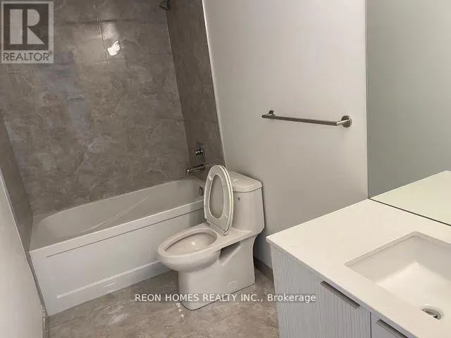 520 - 158 FRONT STREET E