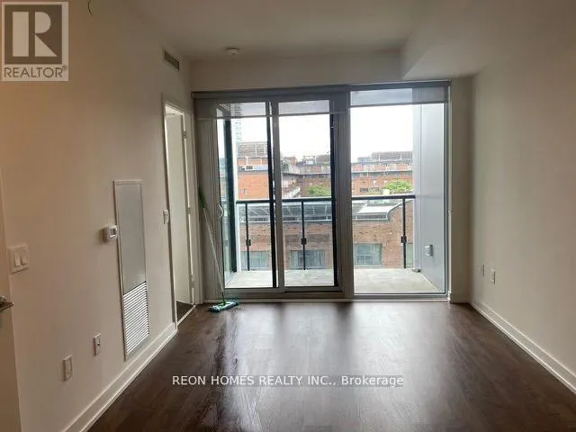 520 - 158 FRONT STREET E