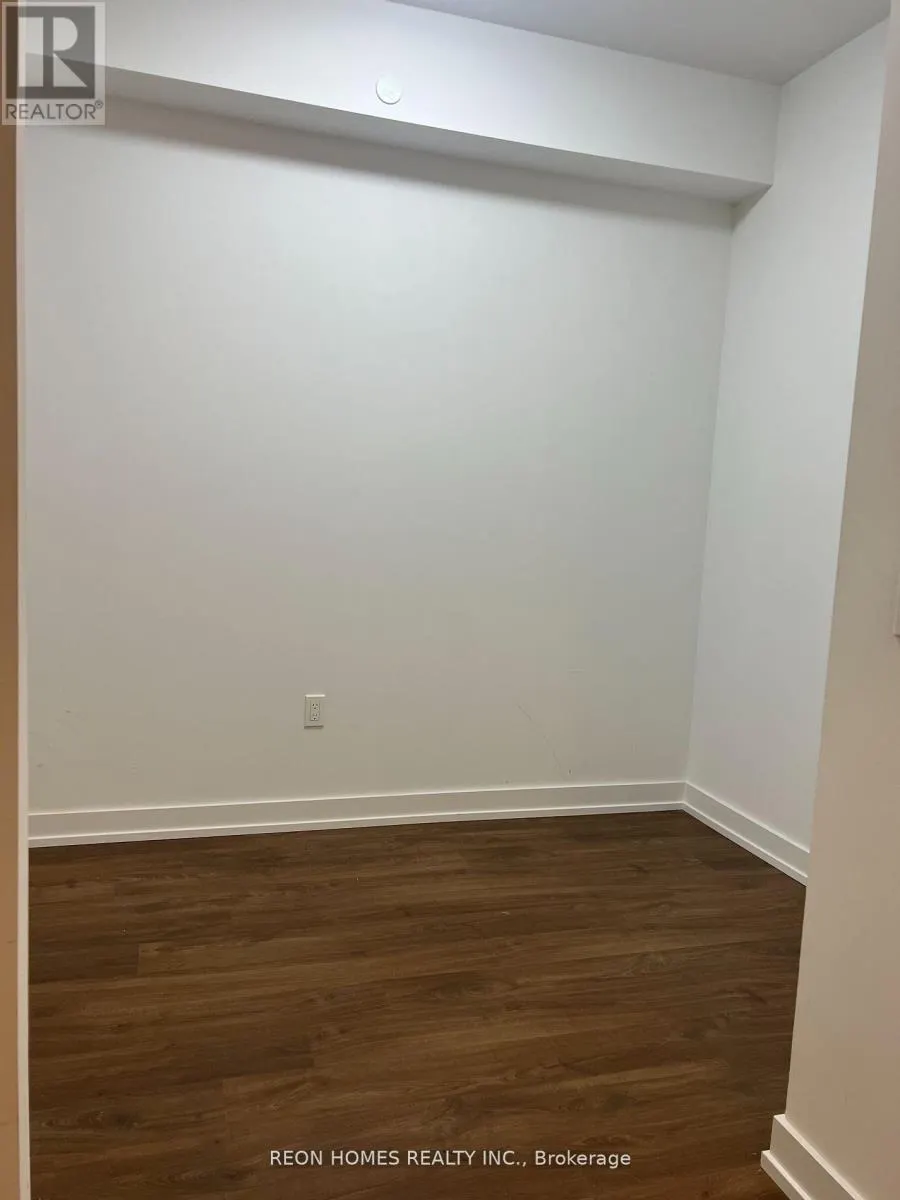 520 - 158 FRONT STREET E