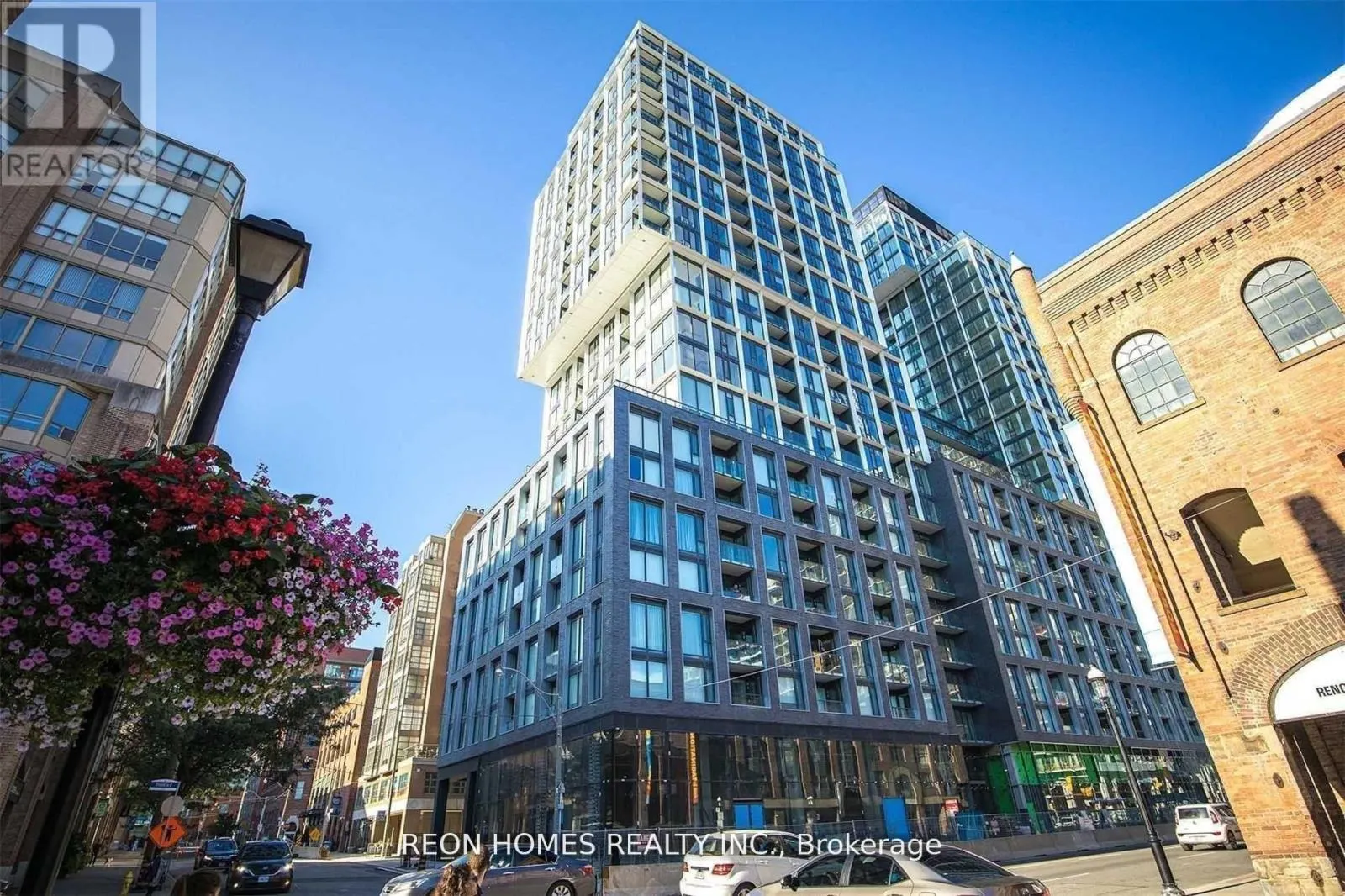 520 - 158 FRONT STREET E