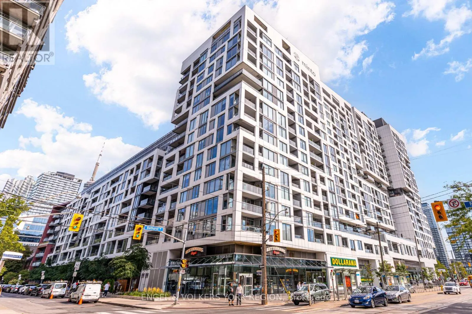 1618 - 27 BATHURST STREET