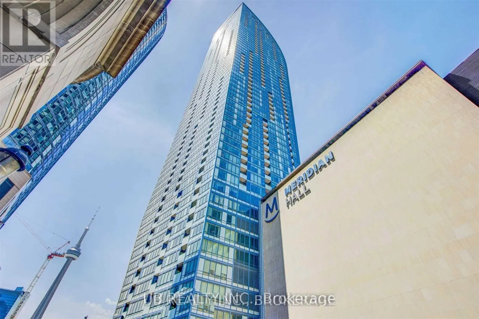 3909 - 8 THE ESPLANADE AVENUE