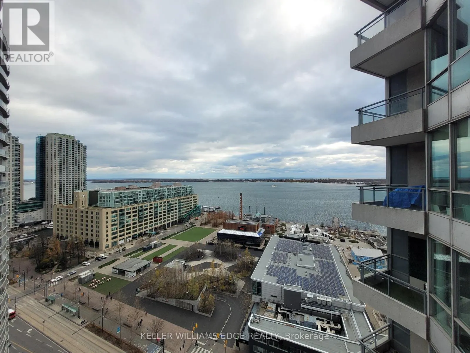 2203 - 228 QUEENS QUAY W