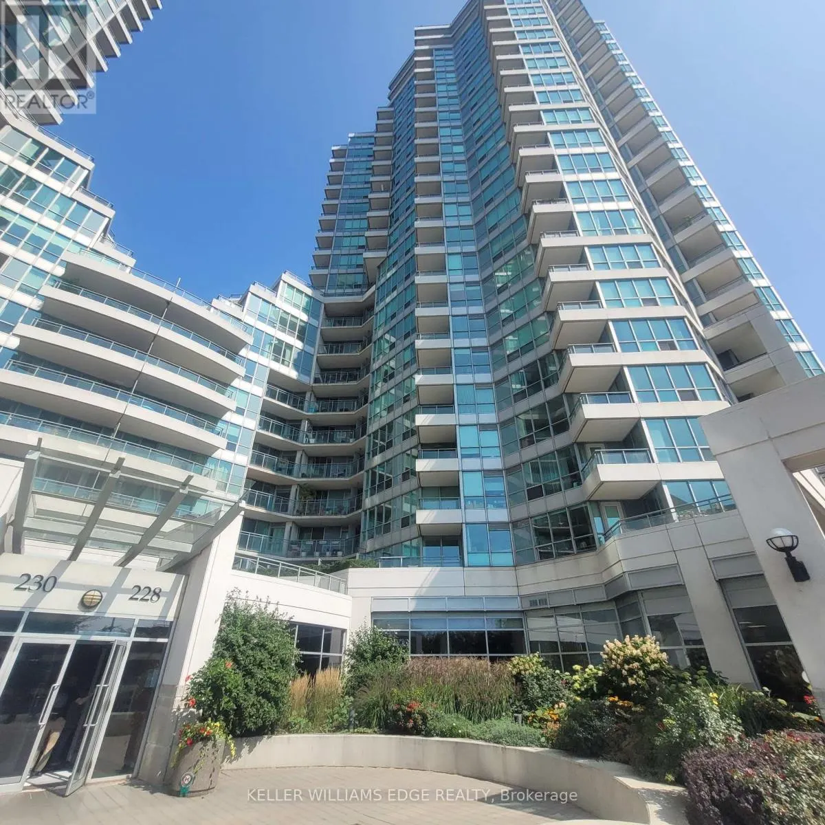 2203 - 228 QUEENS QUAY W