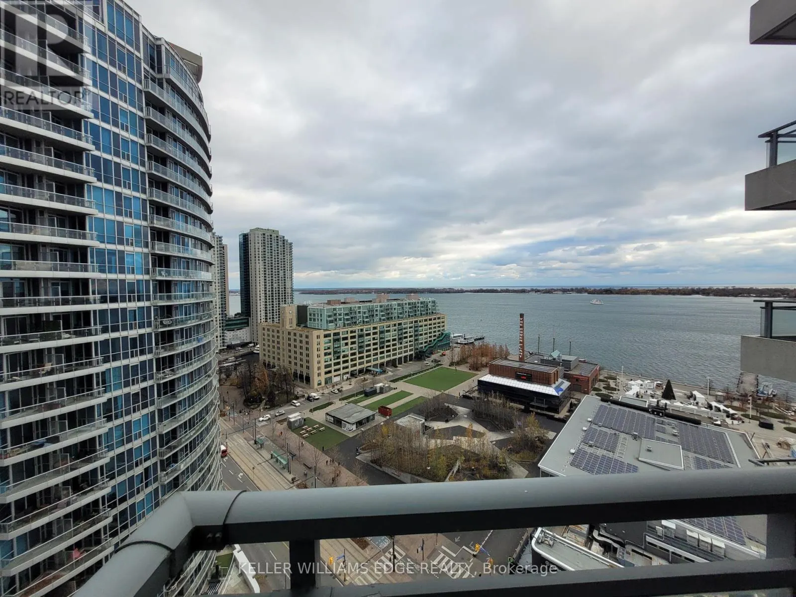 2203 - 228 QUEENS QUAY W