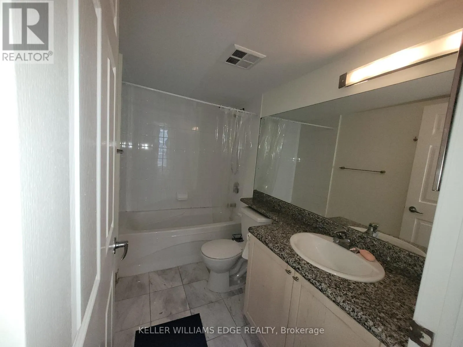 2203 - 228 QUEENS QUAY W