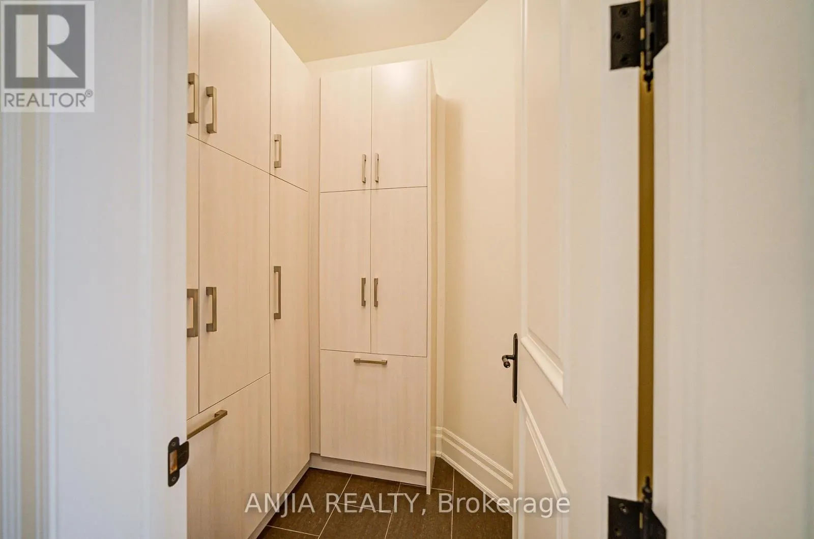 7 SWIFTDALE PLACE