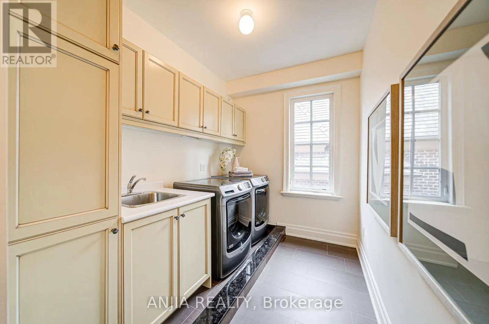 7 SWIFTDALE PLACE