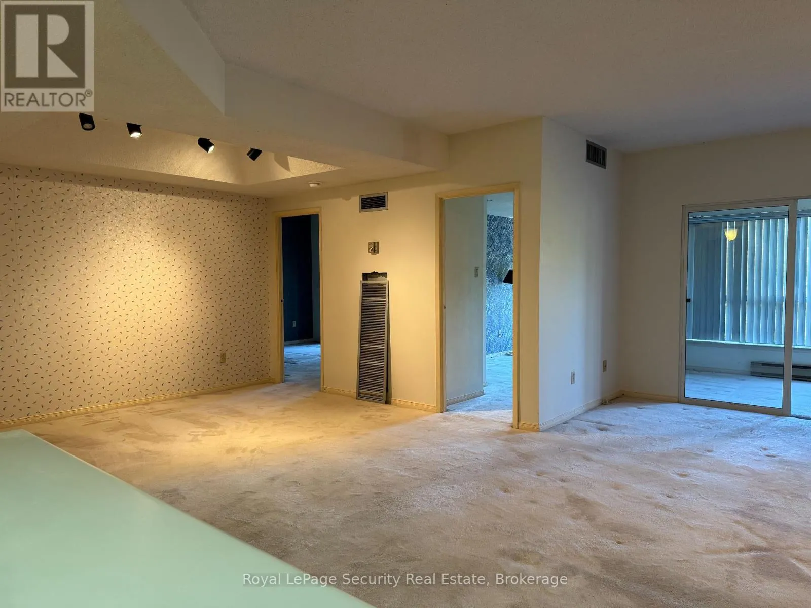 10 - 20 GLEBE ROAD W