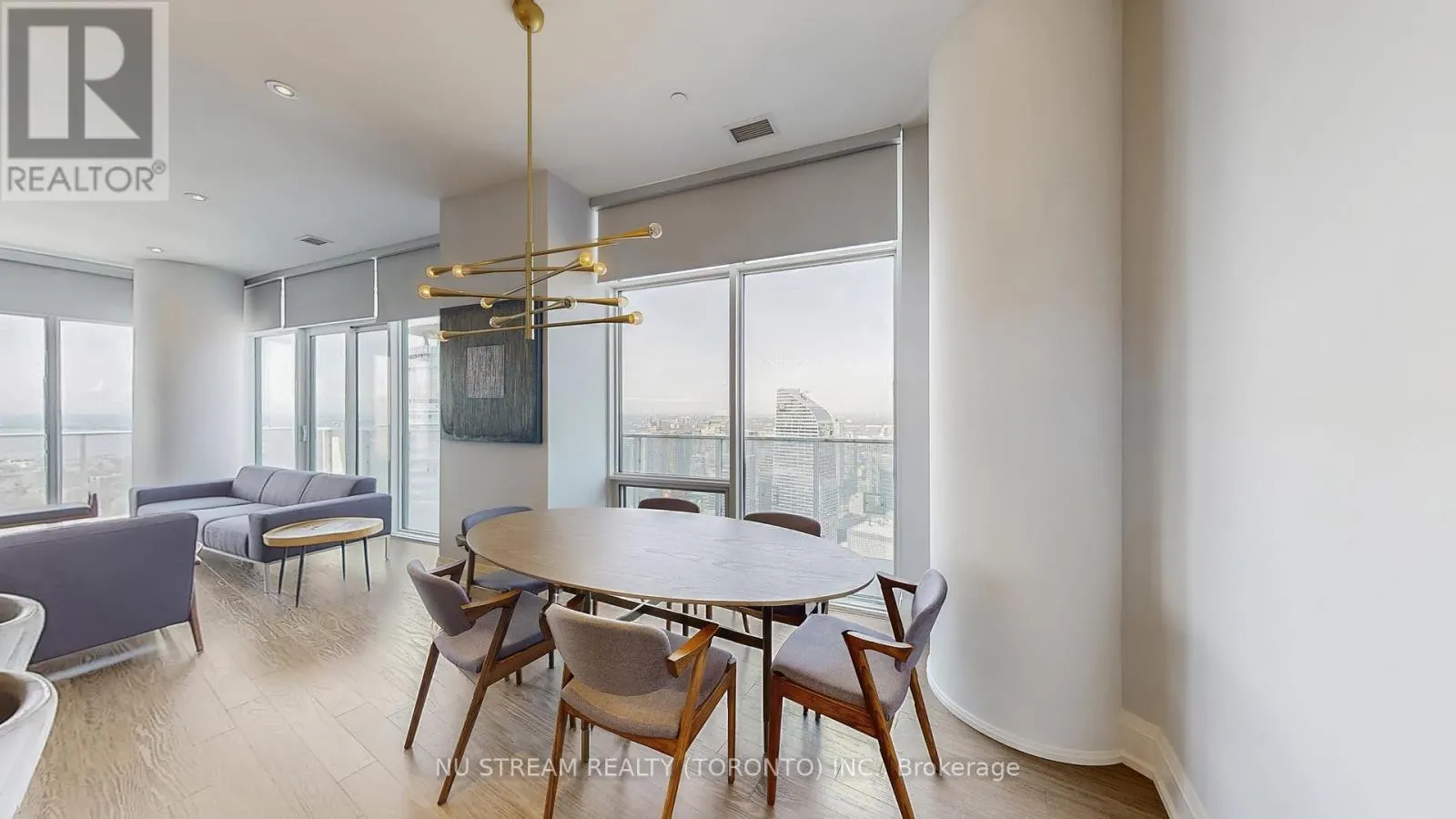 PH101 - 100 HARBOUR STREET