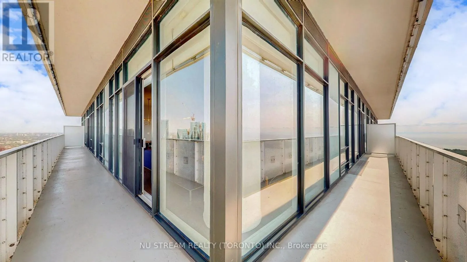 PH101 - 100 HARBOUR STREET