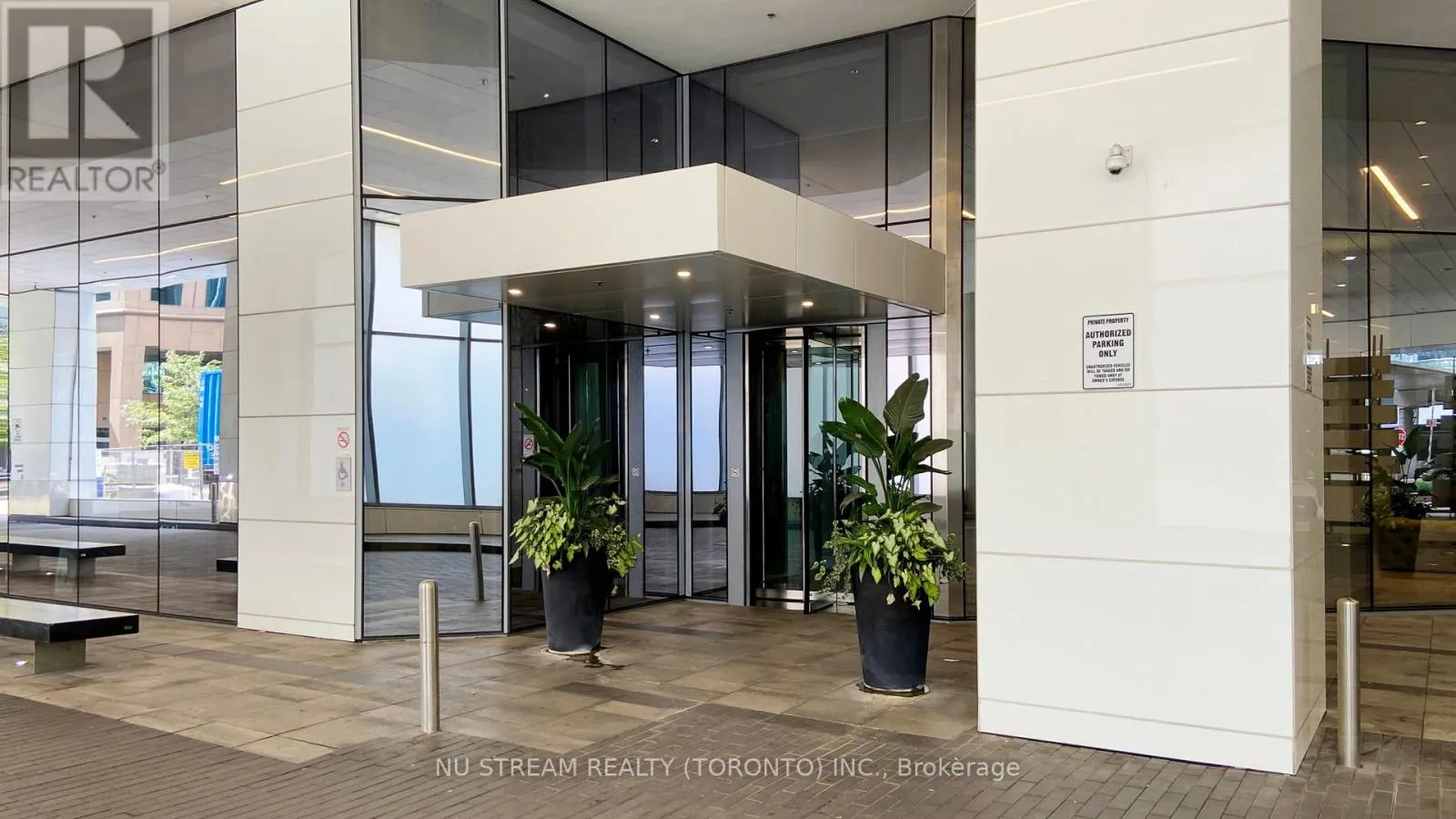 PH101 - 100 HARBOUR STREET