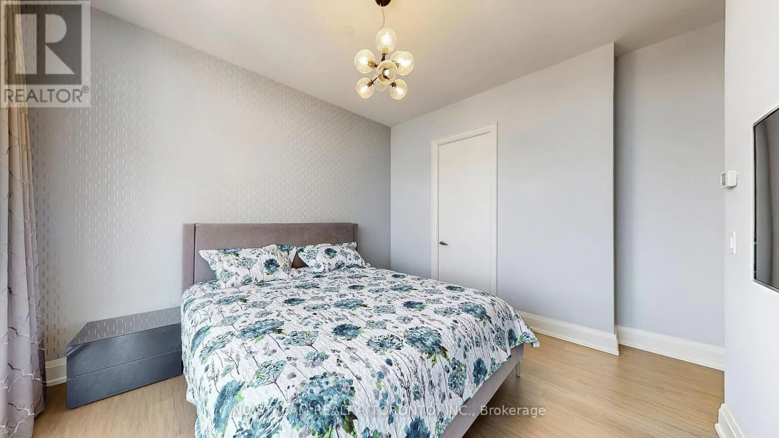 PH101 - 100 HARBOUR STREET