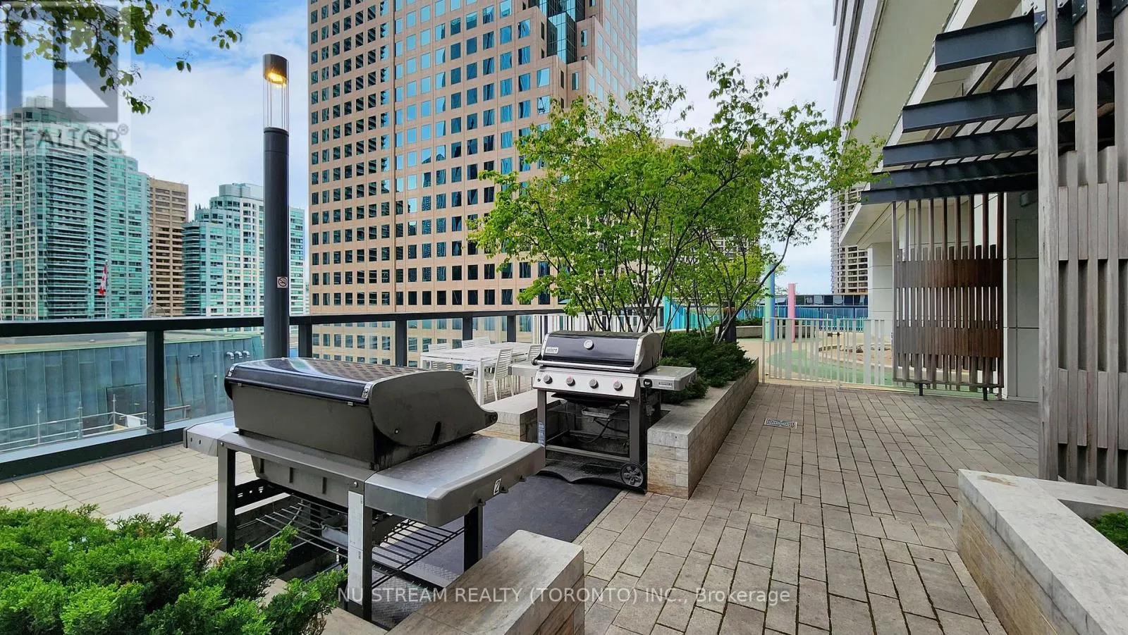 PH101 - 100 HARBOUR STREET