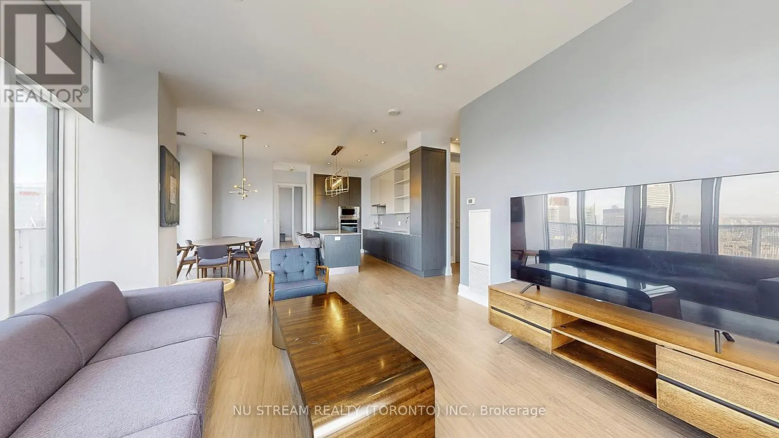 PH101 - 100 HARBOUR STREET