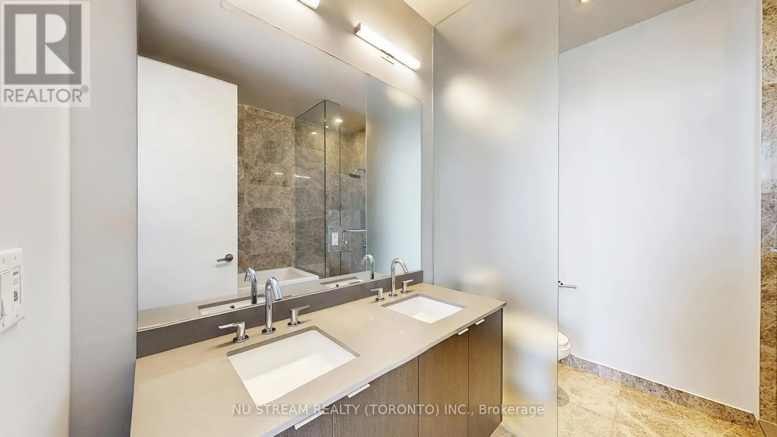PH101 - 100 HARBOUR STREET