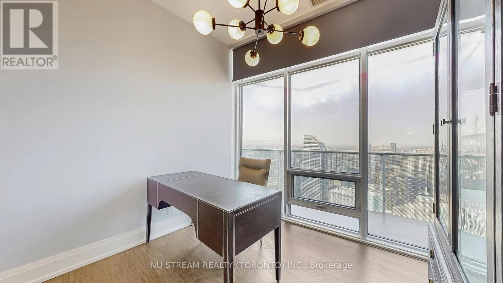 PH101 - 100 HARBOUR STREET