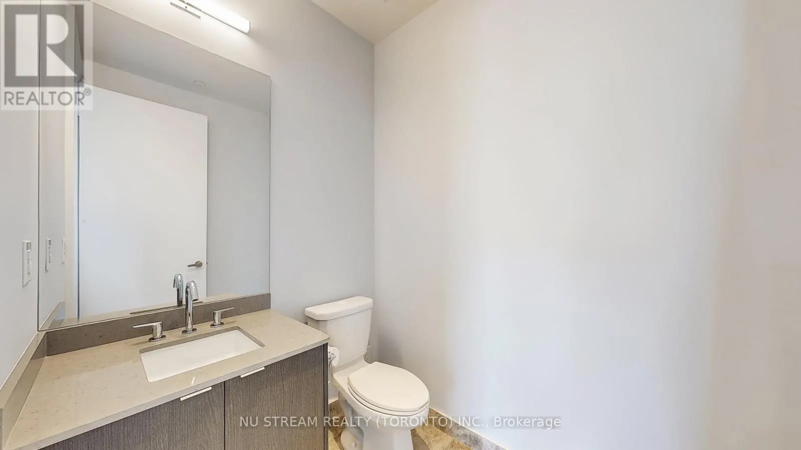 PH101 - 100 HARBOUR STREET
