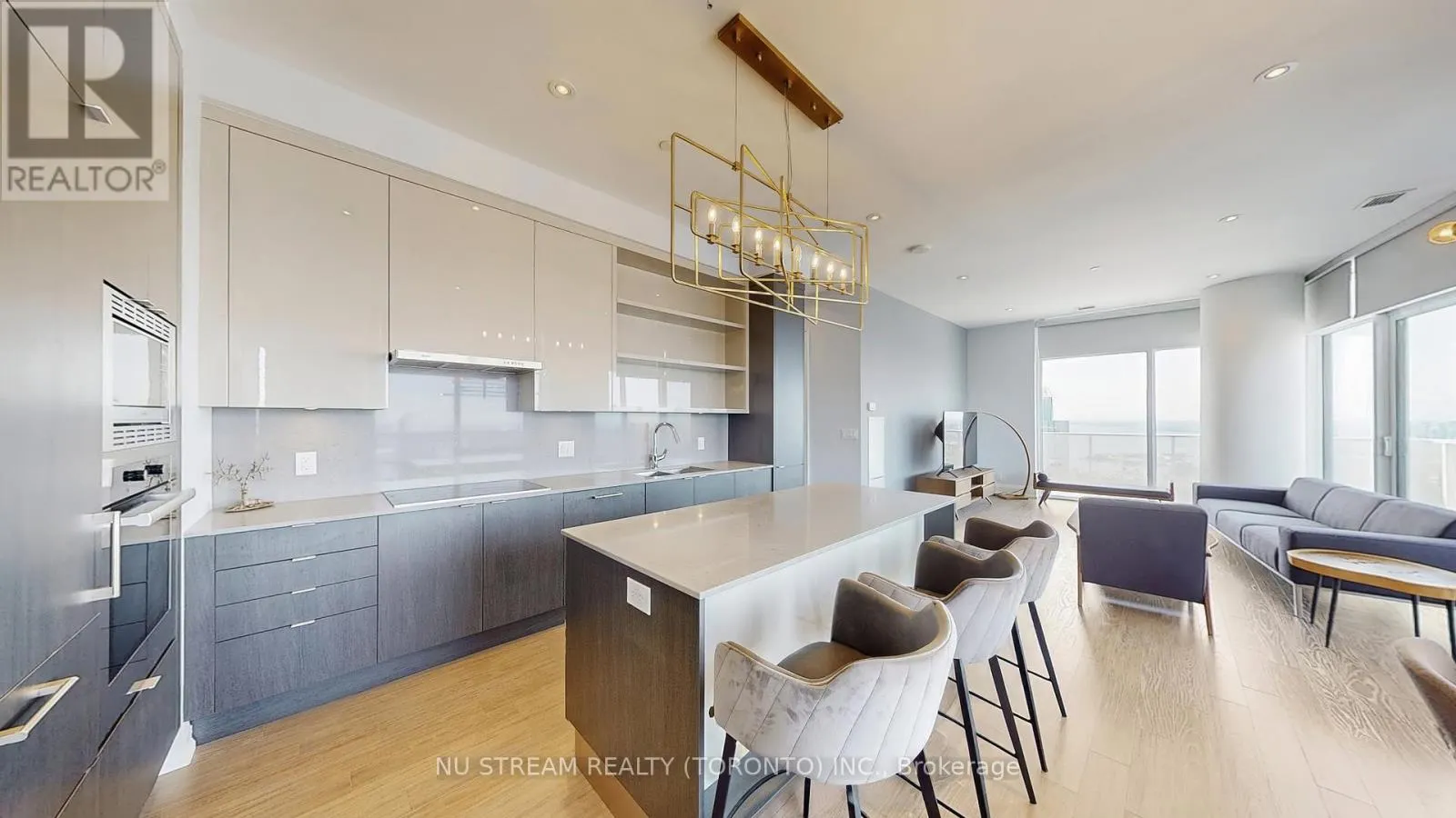 PH101 - 100 HARBOUR STREET