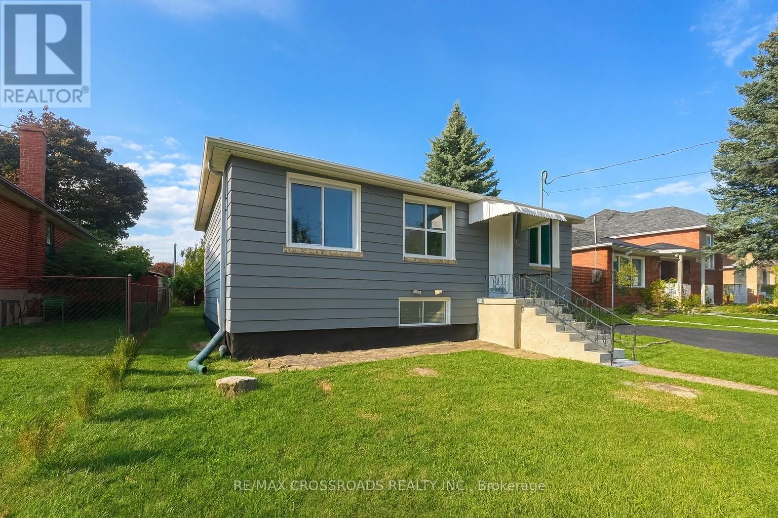 260 CONNAUGHT AVENUE