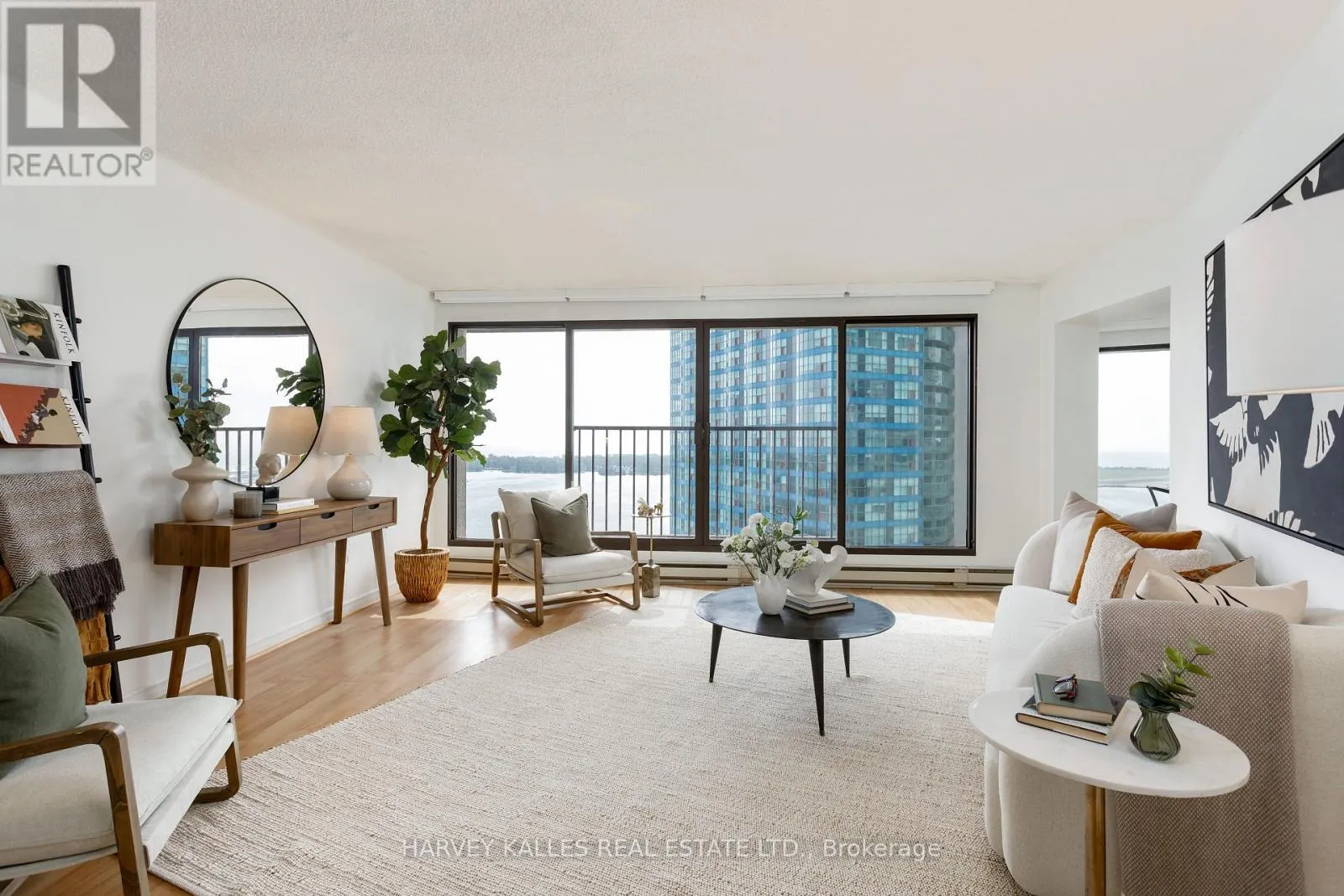 2914 - 55 HARBOUR SQUARE