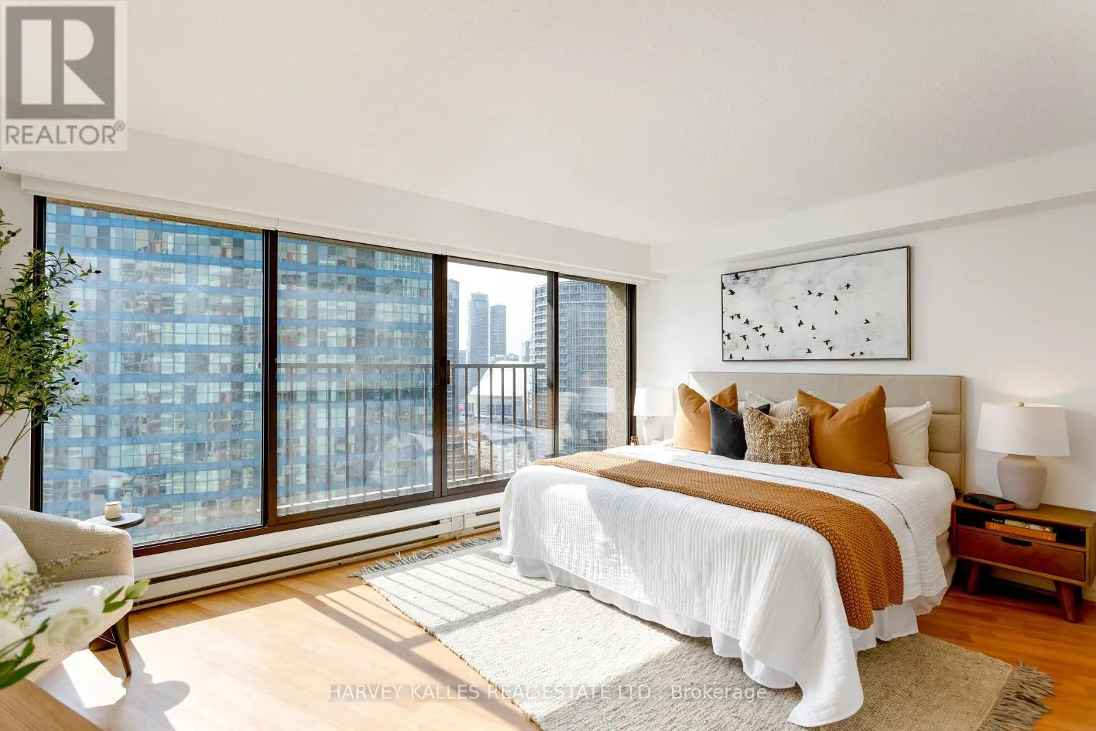 2914 - 55 HARBOUR SQUARE