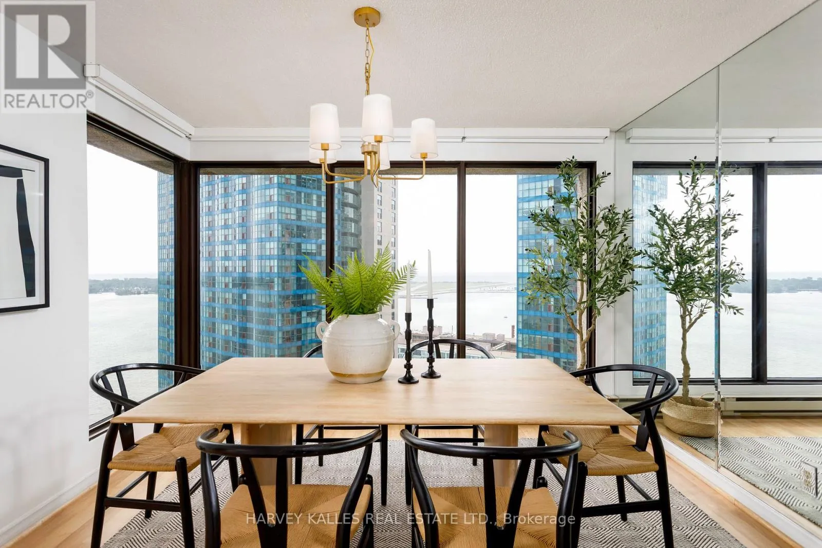 2914 - 55 HARBOUR SQUARE