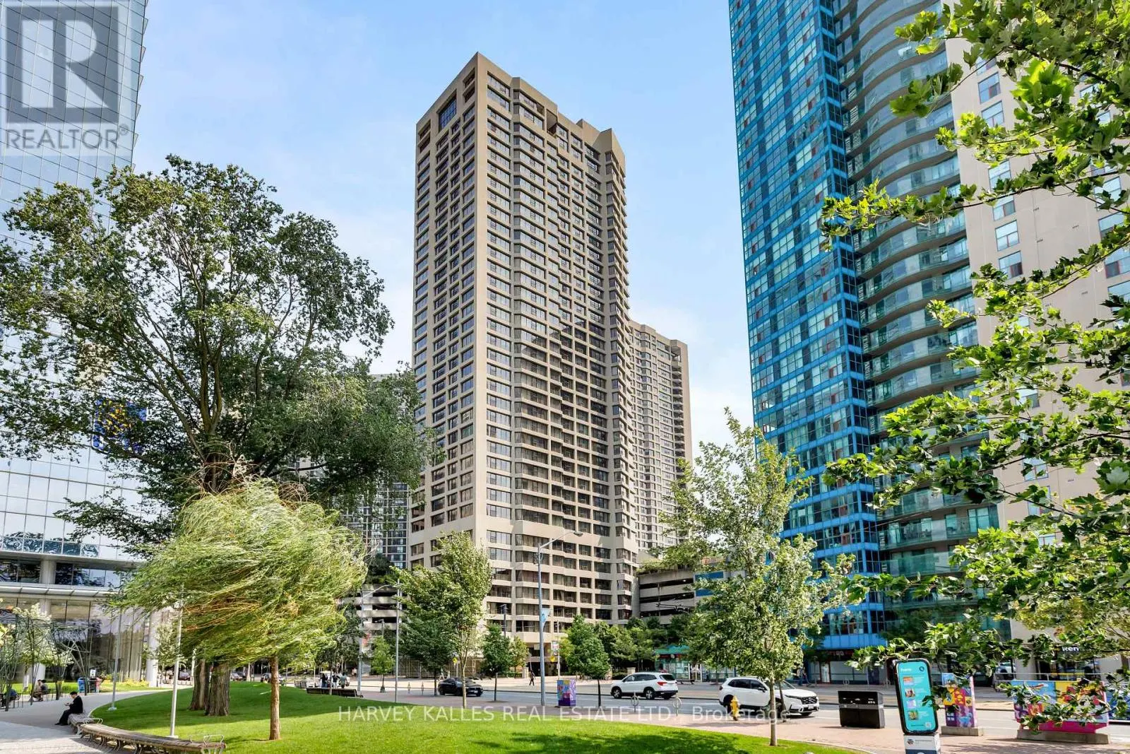 2914 - 55 HARBOUR SQUARE