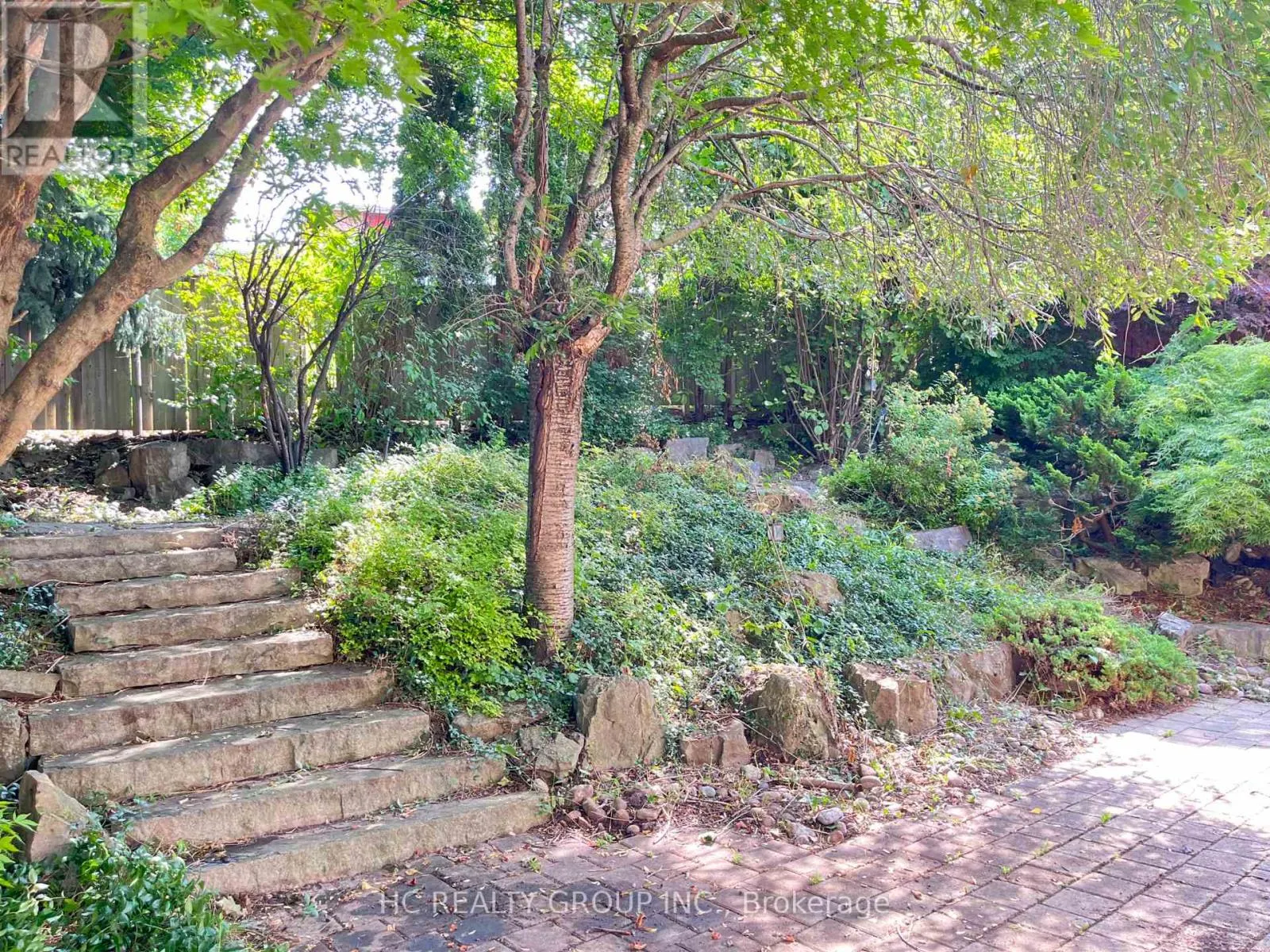 39 DALLINGTON DRIVE