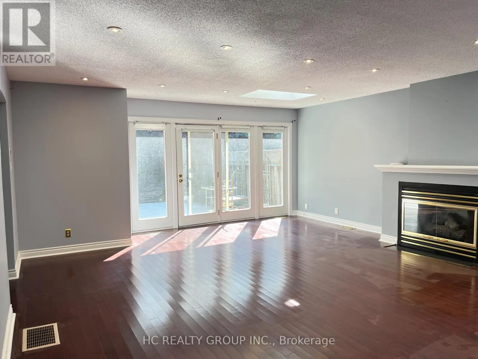 39 DALLINGTON DRIVE
