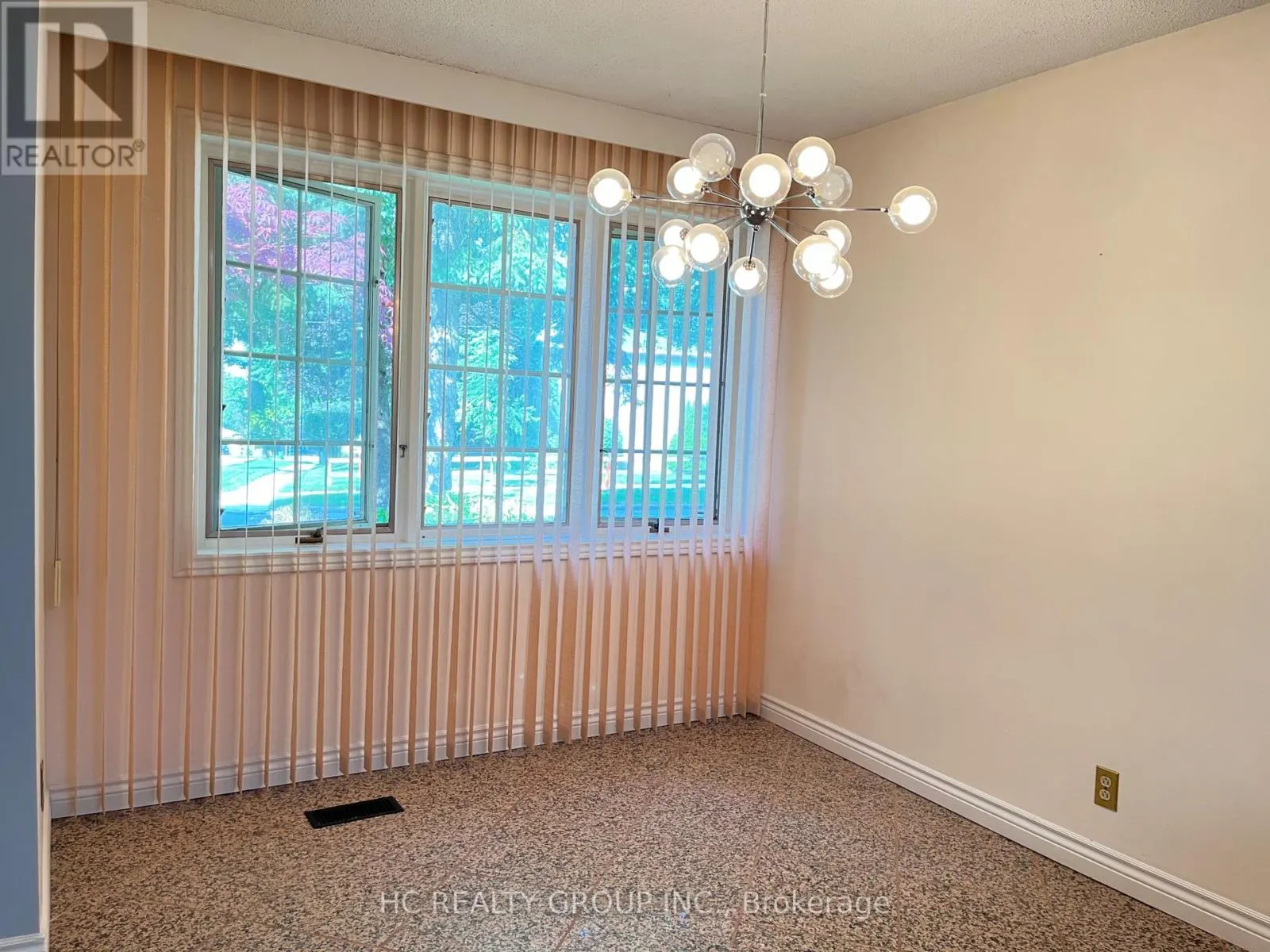 39 DALLINGTON DRIVE