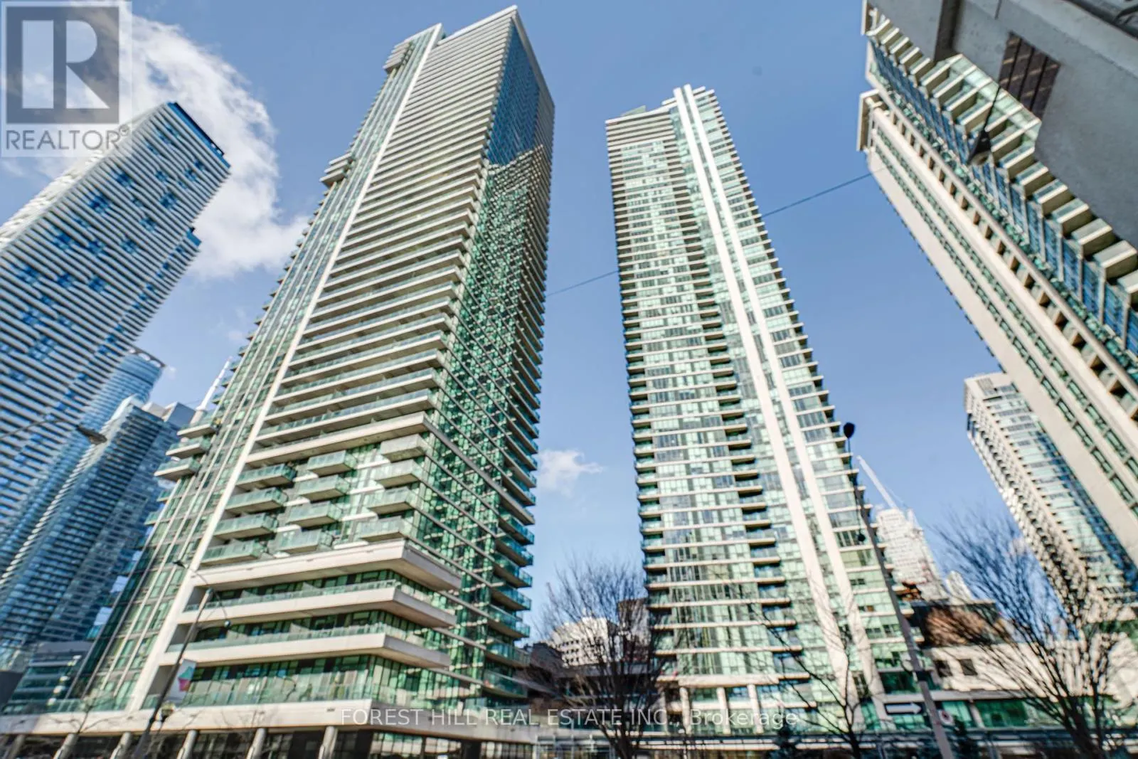 4513 - 33 BAY STREET