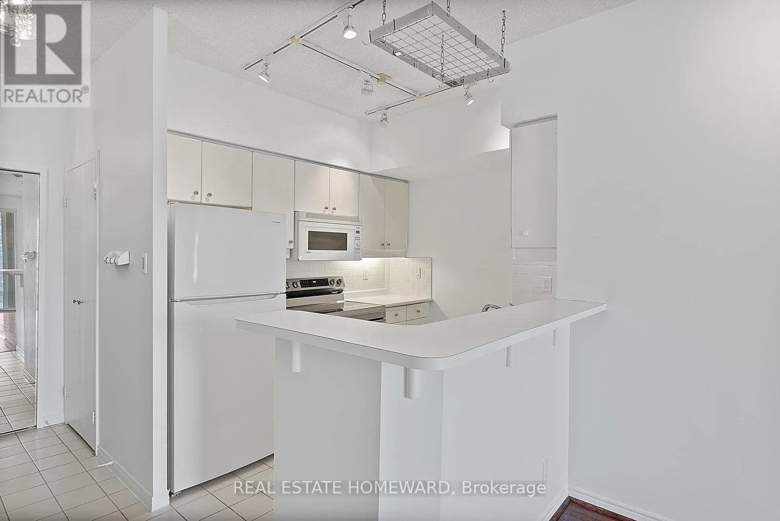 3408 - 10 YONGE STREET