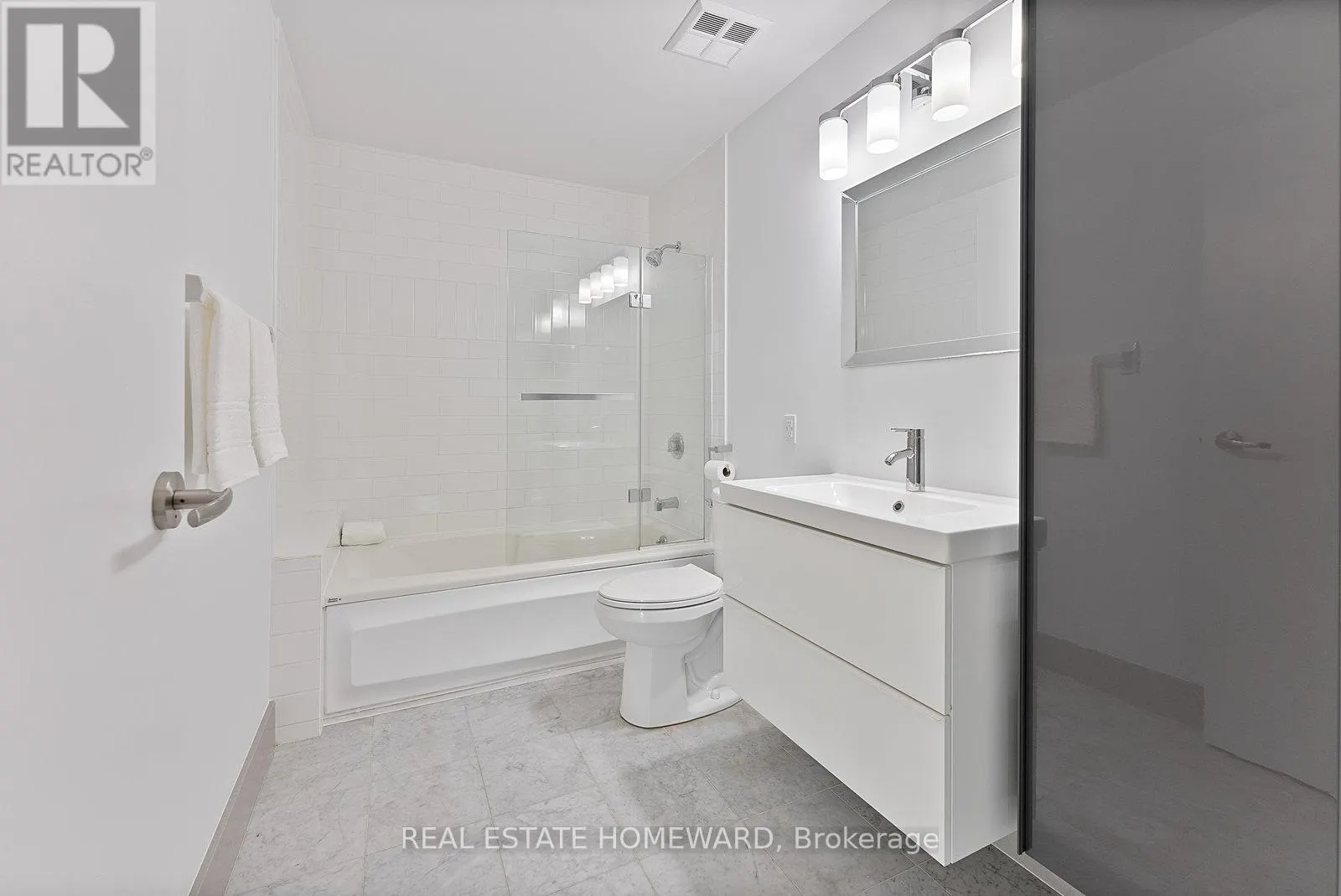 3408 - 10 YONGE STREET