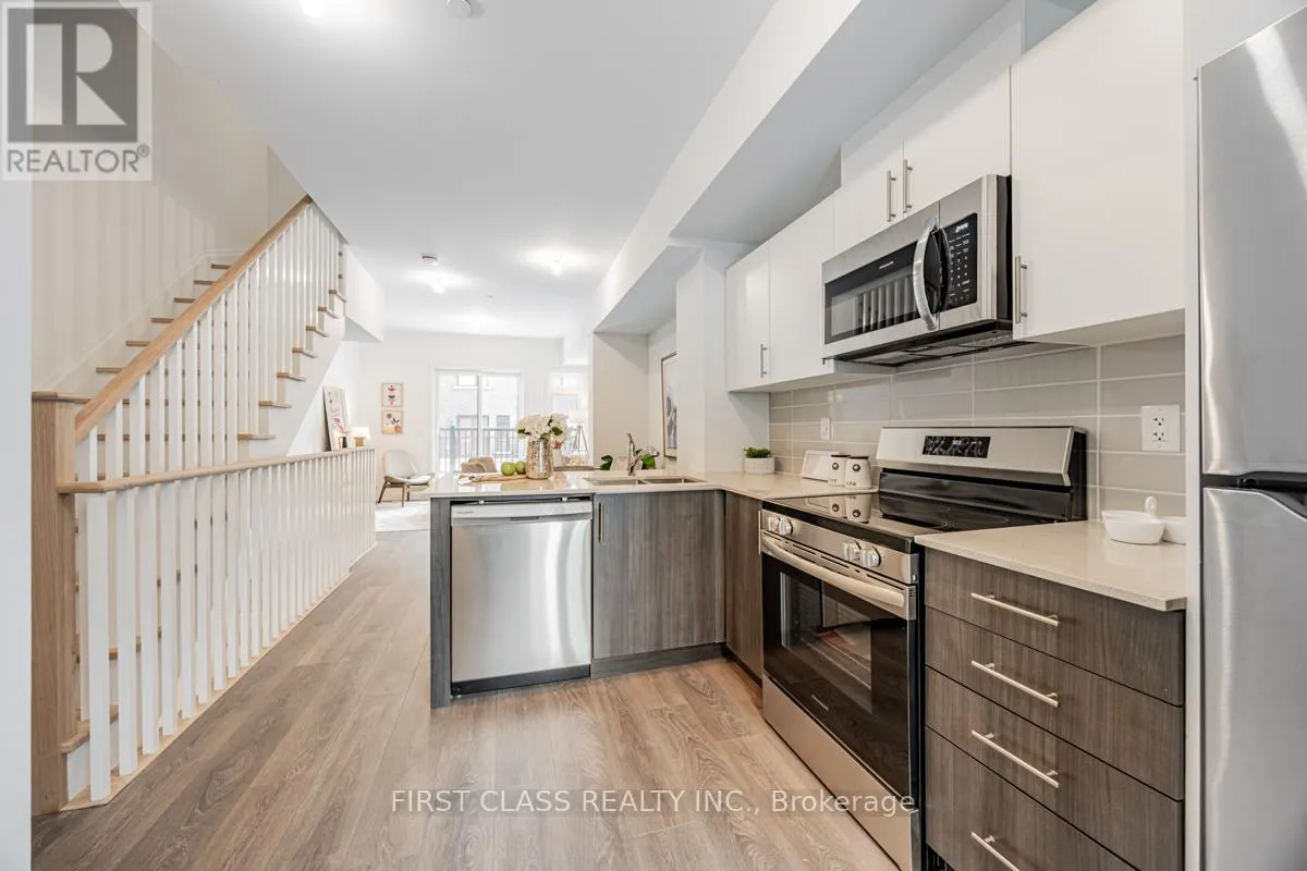 7 SPRUCE PINES CRESCENT