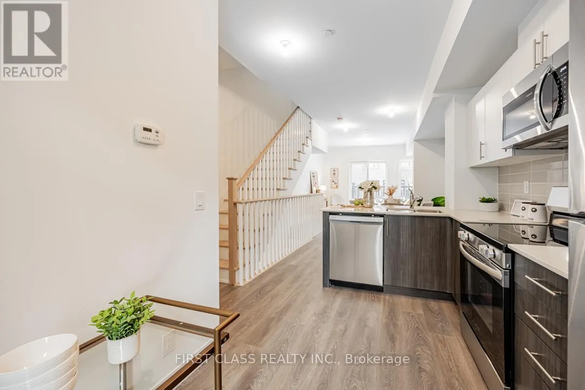 7 SPRUCE PINES CRESCENT