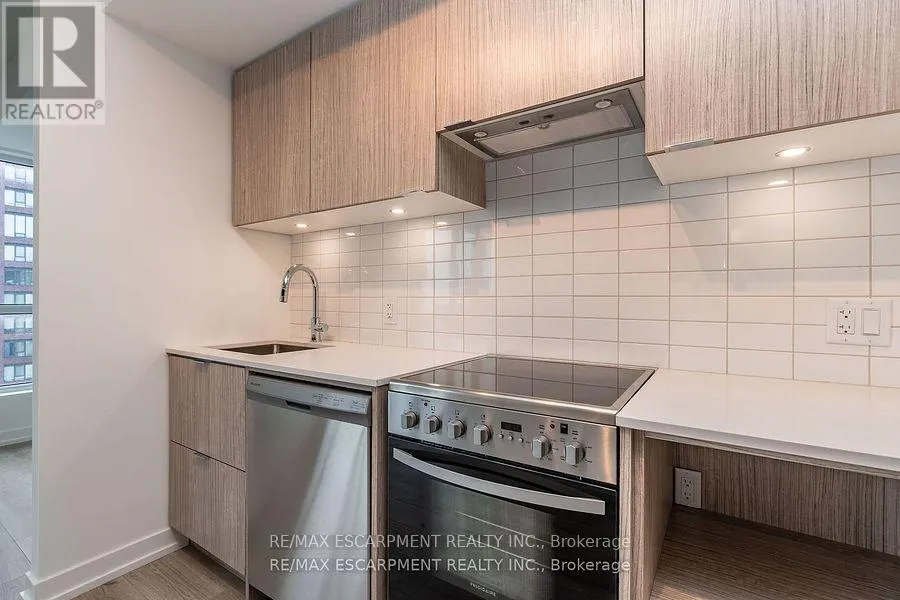 2201 - 395 BLOOR STREET E