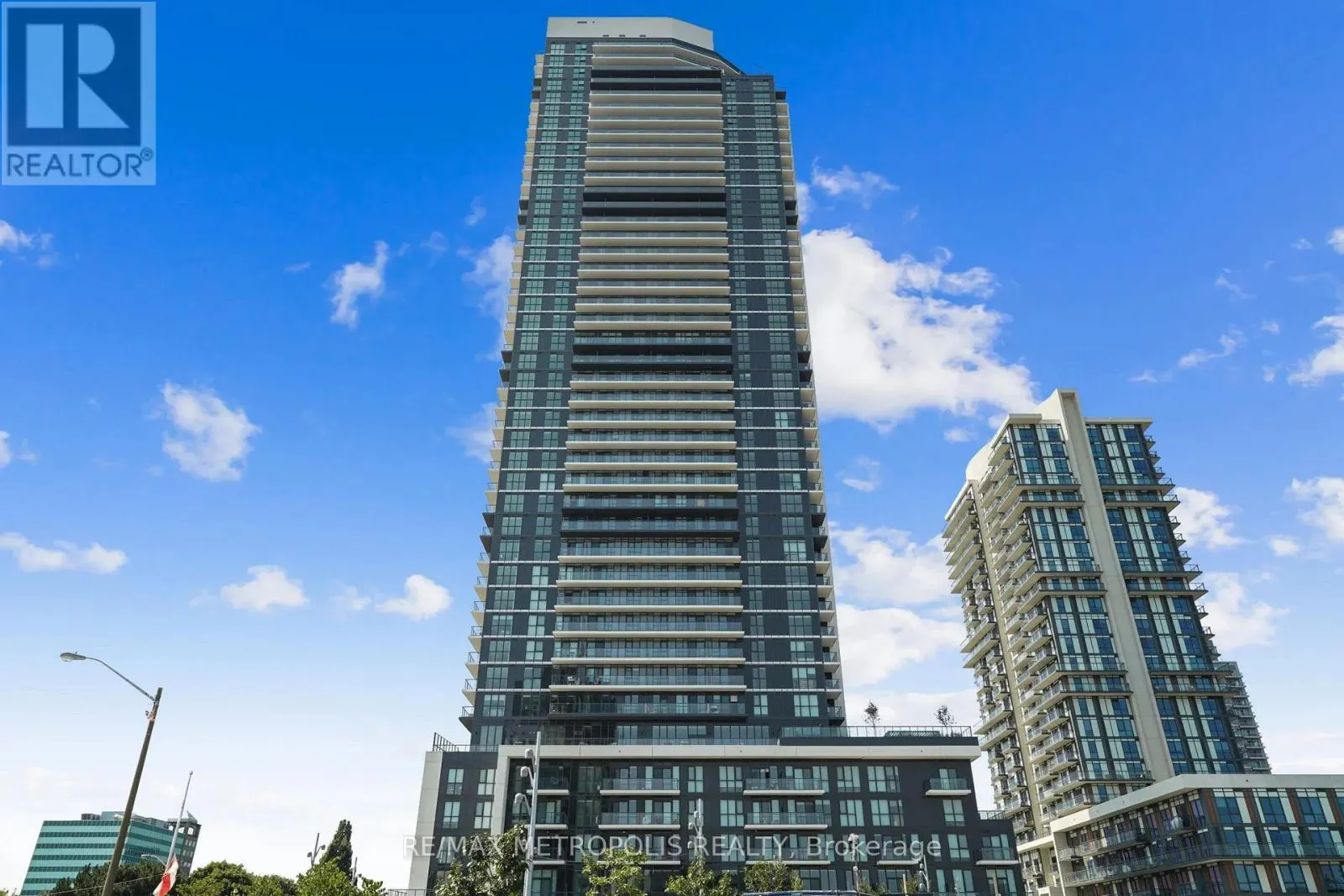 TH02 - 325 YORKLAND BOULEVARD