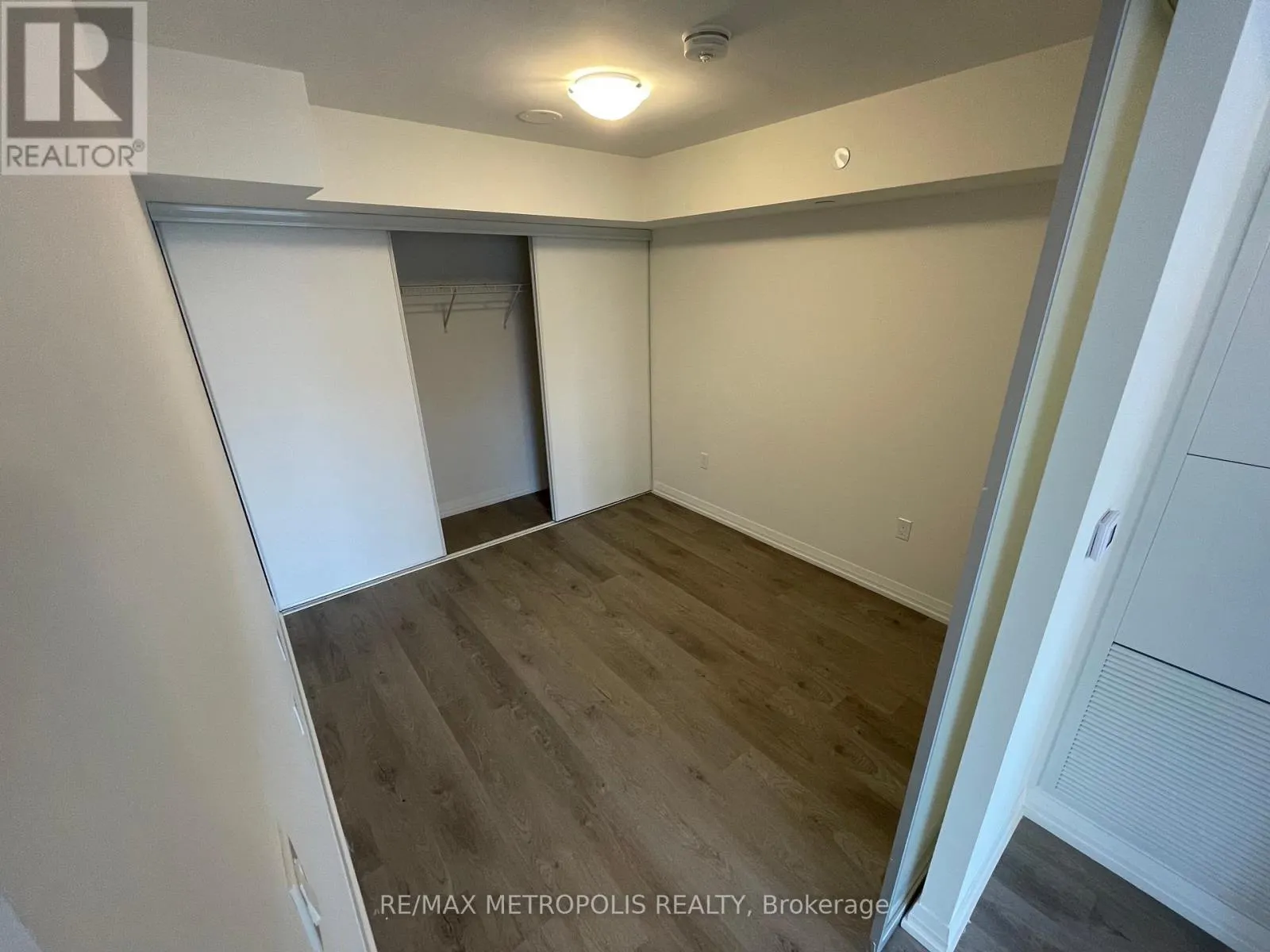 TH02 - 325 YORKLAND BOULEVARD