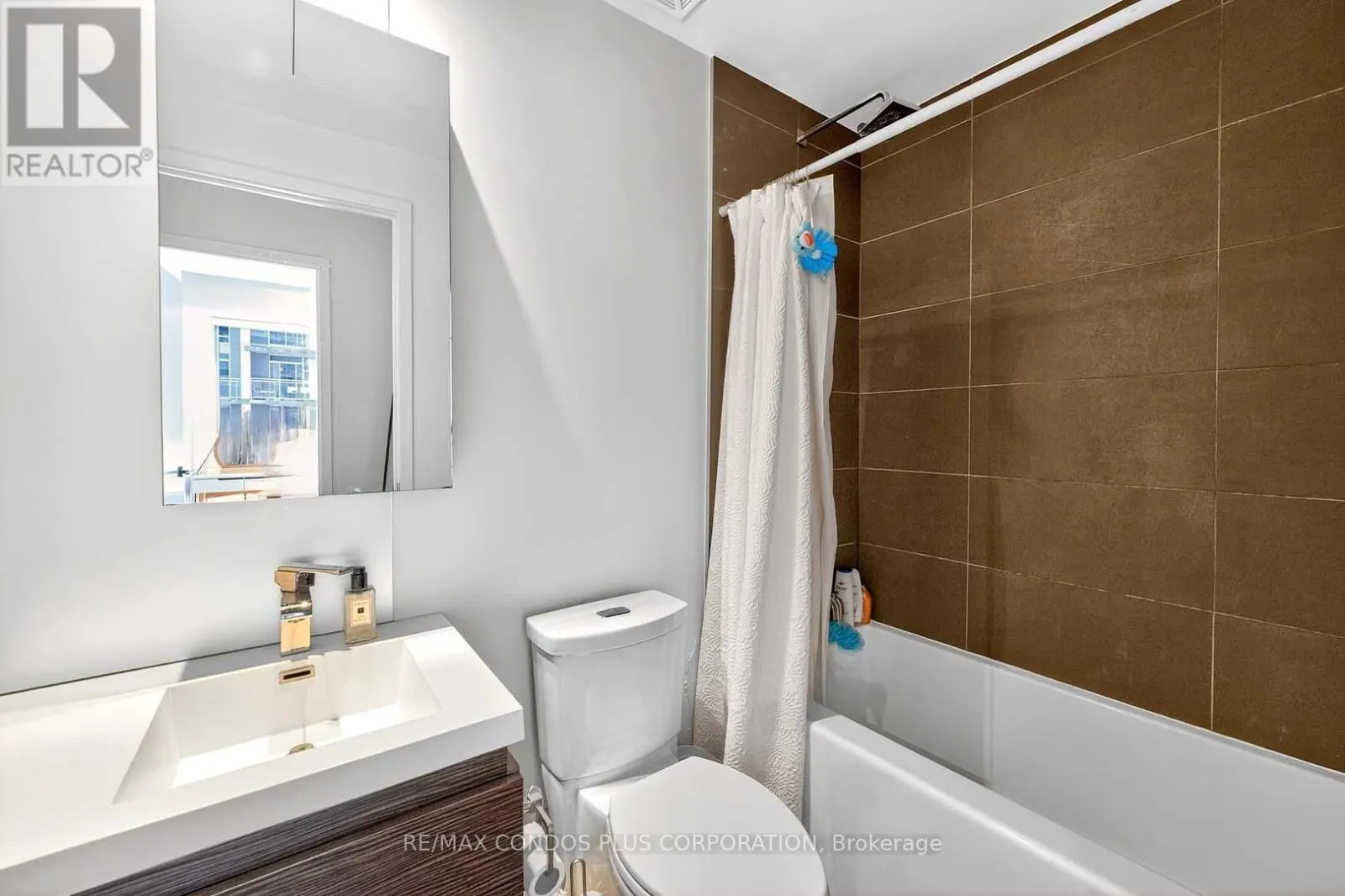 444 - 1030 KING STREET W