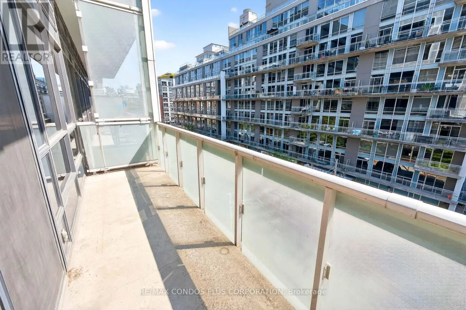 444 - 1030 KING STREET W