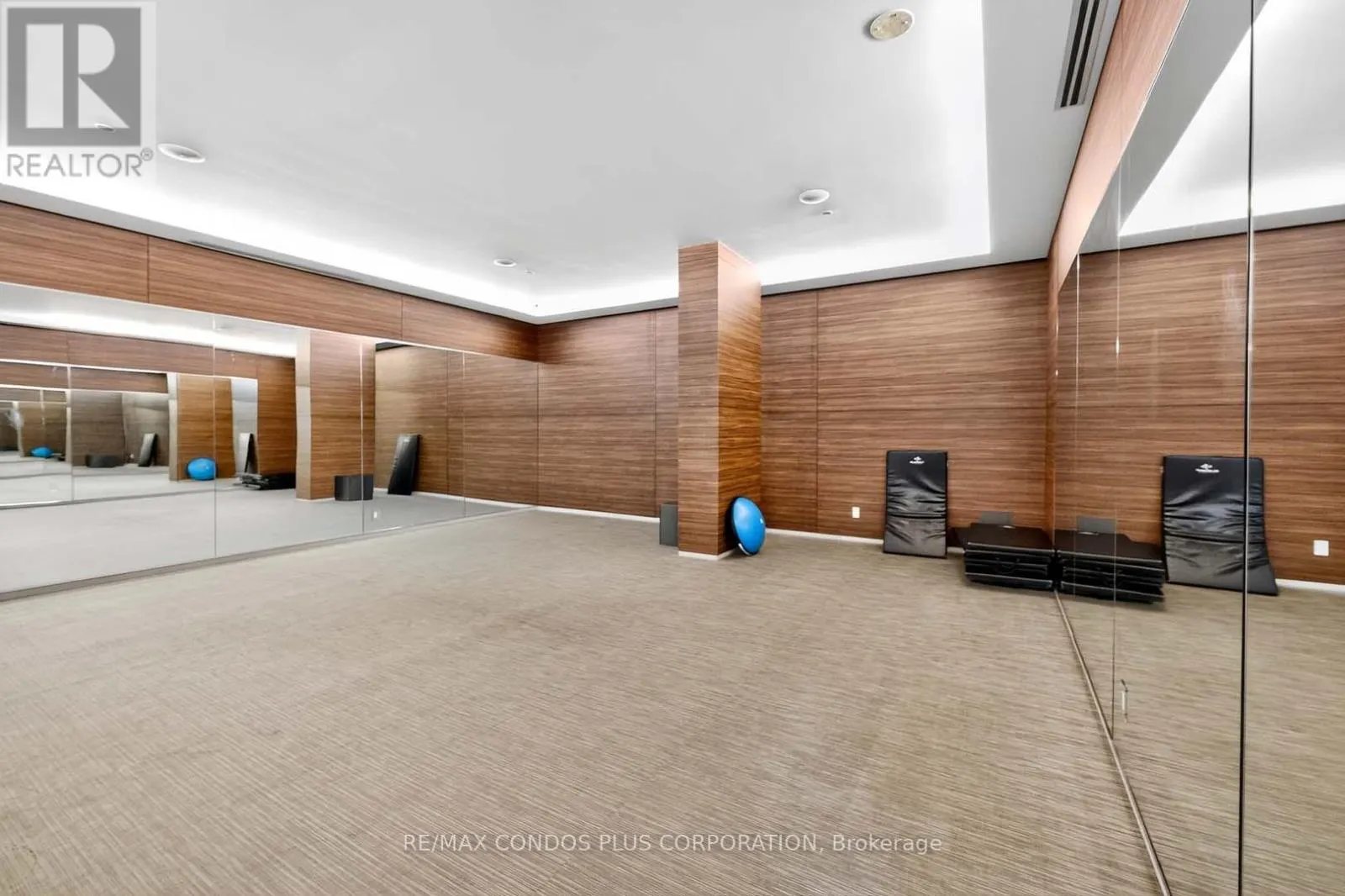 444 - 1030 KING STREET W